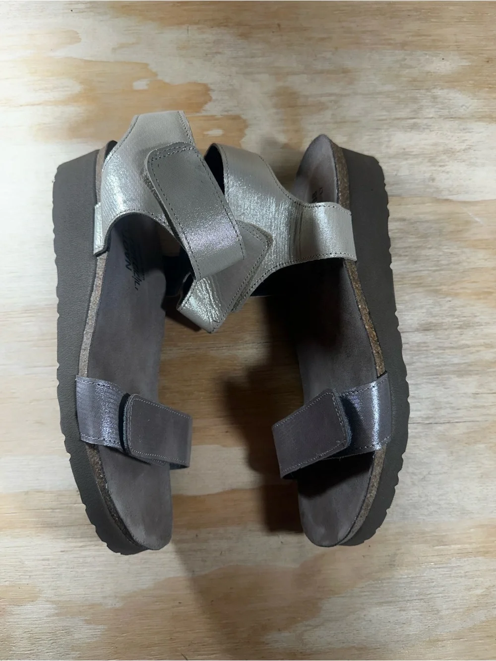 Naot alba sandals